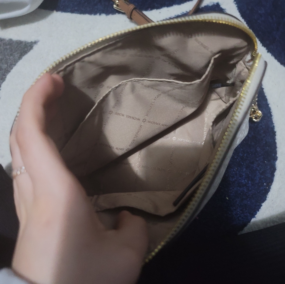 Purse - Picture 3 of 5